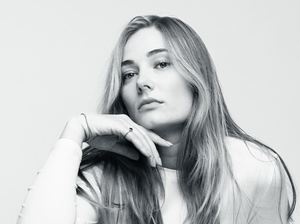 Modelshooting, strobistfotografie - ook erg leuk om te doen en met een mobiele set kun je overal uit de voeten.