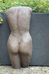 Momenteel gebruik ik mijn kleiwerken voornamelijk om mallen van te maken, om ze daarna te laten gieten...... At the moment I use my sculptures mainly to make moulds...... Per il momento uso le mie sculture per fare ne le stampe. Dopo le lascio fondere........
