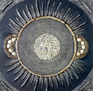 Diverse schelpen van verschillende afmetingen en vormen heb ik op dit doek gerangschikt.