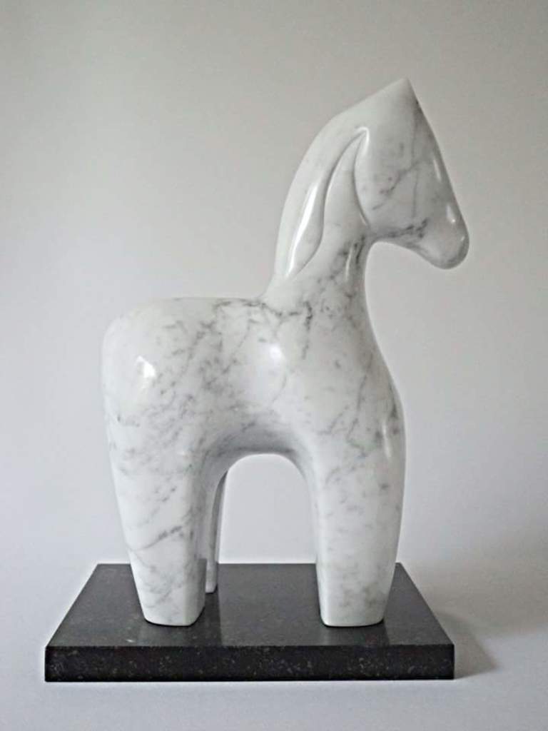 Aiyanar Paard Carrara Marmer