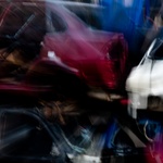 Abstracte fotografie: onderwerp ... een autosloperij. Daar begin november 2010 geweest met leden fotoclub - www.hafv.nl)