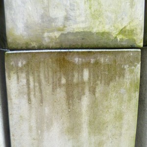 Doorleefde muren, diverse kleuren, verval