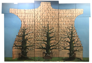 Installatie van een archeologische site gebaseerd op de veronderstelde aanwezigheid van de Saksische Irminsul ( = drager van de wereld)
Genoemd in Tacitus Germania onder de naam