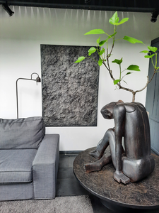 Ik haal veel inspiratie uit mooie stenen en rotsen.
De gelaagdheid de kleuren..
Ik werd hierdoor zo geïnspireerd dat de serie stone is ontstaan.
Stuk voor stuk unieke schilderijen met vele lagen.
Door de opbouw van vele lagen lijken de schilderijen op echte rotsen en stenen.
Medere foto,s opvraagbaar.