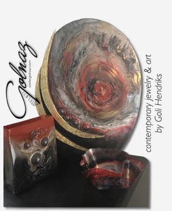 Gekleurde wanddecoratie van glas en epoxy resin