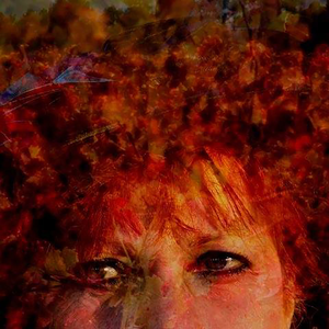 Ik ben actief als fotograaf en als beeldend kunstenaar. Op het gebied van fotografie gaat mijn voorkeur vooral uit naar de creatieve kunst fotografie. Door digitale bewerking en fotomanipulatie maak ik impressionistische landschappen en portretten met abstracte elementen. Vaak ontstaan experimentele beelden die de aandacht van de kijker langer vast houden. Een andere keer vind ik bewerken niet nodig en laat ik de foto zoals ik hem maakte. Dat is een intuitief proces.