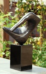 Figuren, bewegingen, vormen gemaakt met als inspiratie de natuur of het menselijk lichaam. Wat ziet u erin? Herkend u de beweging, het figuur of de vorm? Het mooie van abstracte beelden is dat iedereen er weer iets anders in ziet en voelt.