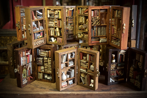 miniatuur boekenkistjes en miniatuur interieurs