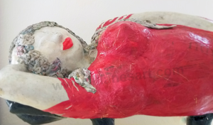 Beelden in verschillende posen.
Gemaakt van solide papier-maché en papierpulp.
Vaak beschilderd met acrylverf en altijd voorzien van een uv werende vernis.