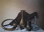 stilleven met glas en koper