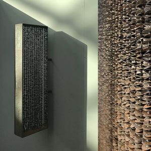 een project dat gerealiseerd is ter herdenking en symbool voor alle muren die wereldwijd na de val van de Berlijnse muur zijn opgetrokken.
Informeer over beschikbaarheid van het expositiewerk via contactmail.