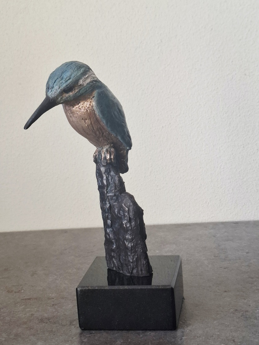 Ijsvogel op hout uniek beeldje