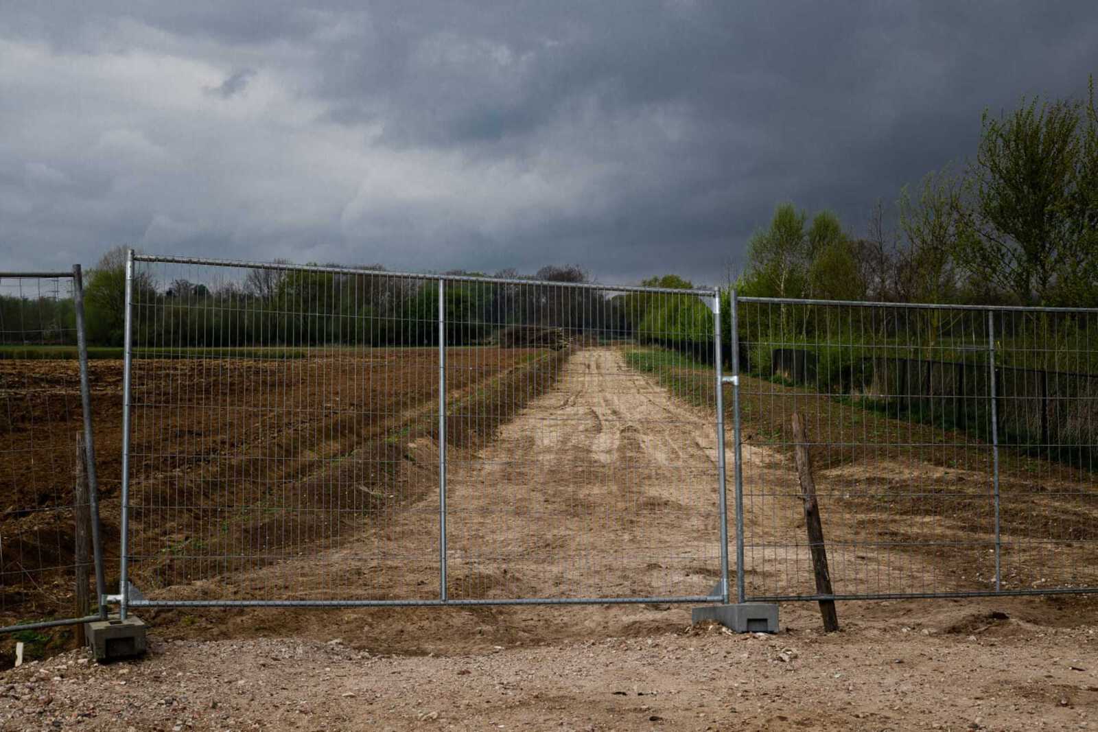 Opsluiten/Opgesloten - Jan Hoetink