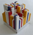 Diverse 3D werken. Naast schilderen wil ook graag andere materialen uitproberen, zoals speksteen en hout. Hier vind je de resultaten.