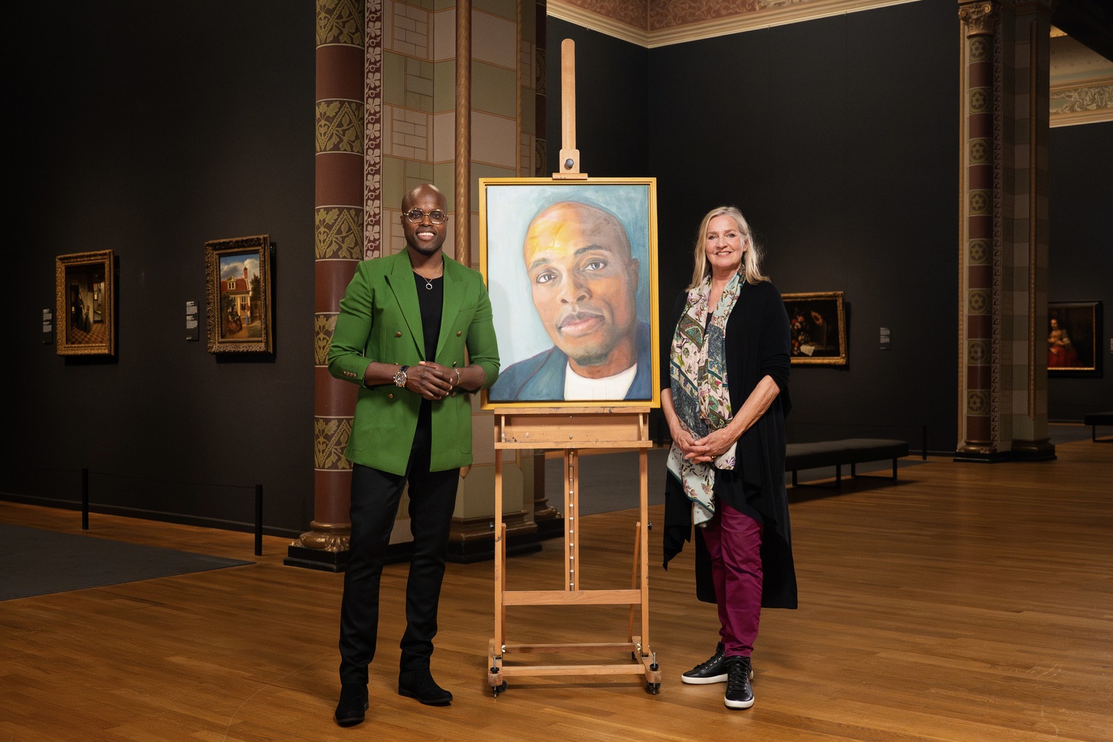 Jandino en ik nadat hij mijn portret heeft gekozen