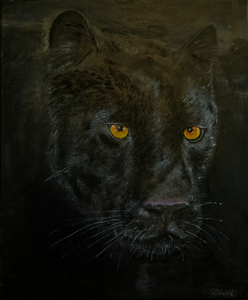 De dieren die ze schildert staan actievol in een verstilde pose op het doek, waardoor je stapje achteruit doet omdat ze elk moment op je af kunnen springen. 