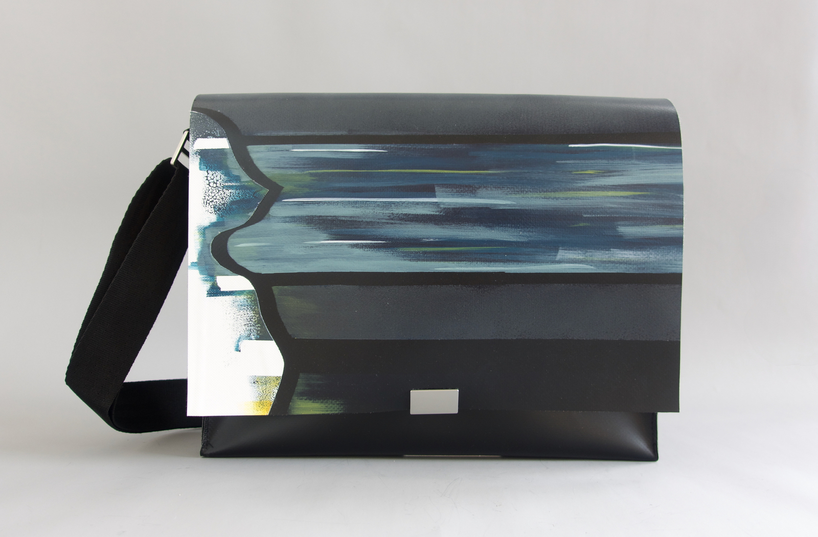 No words... only a movement No.1