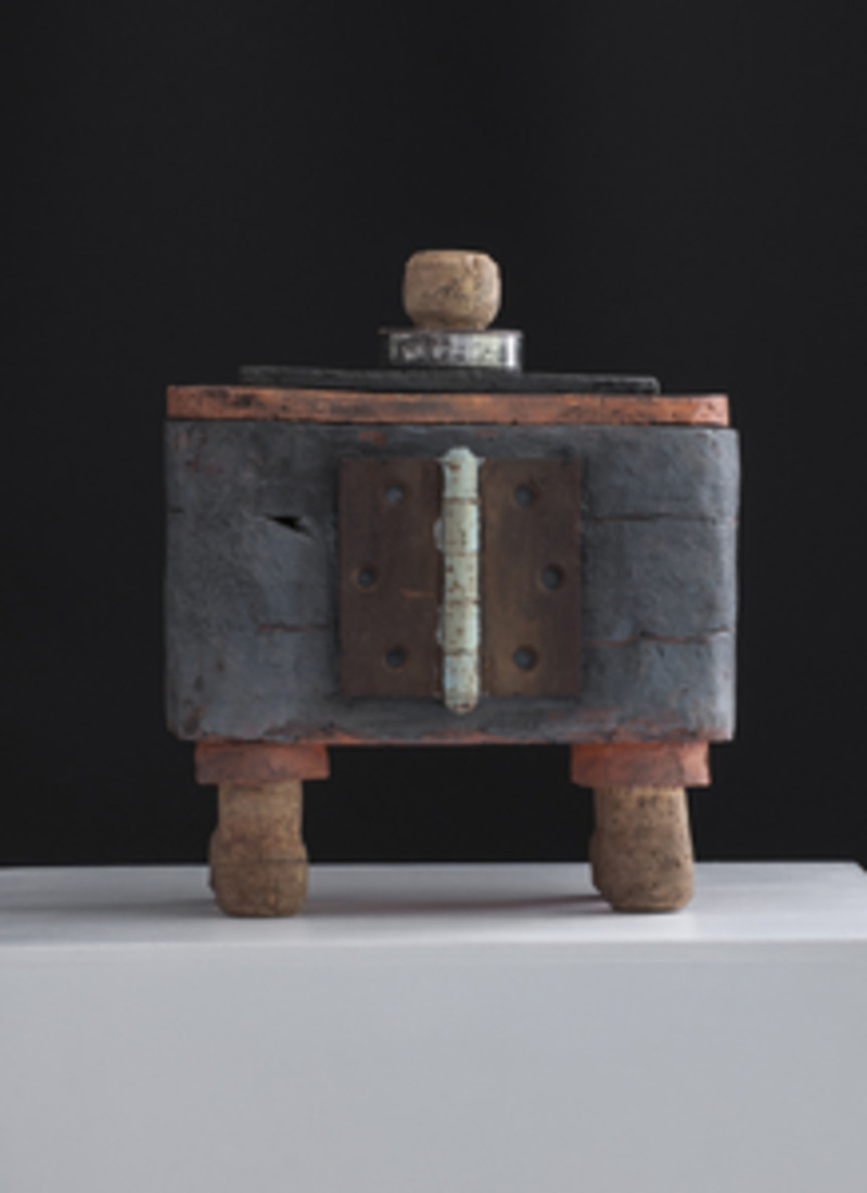 Donkere vierkante kurkenpot