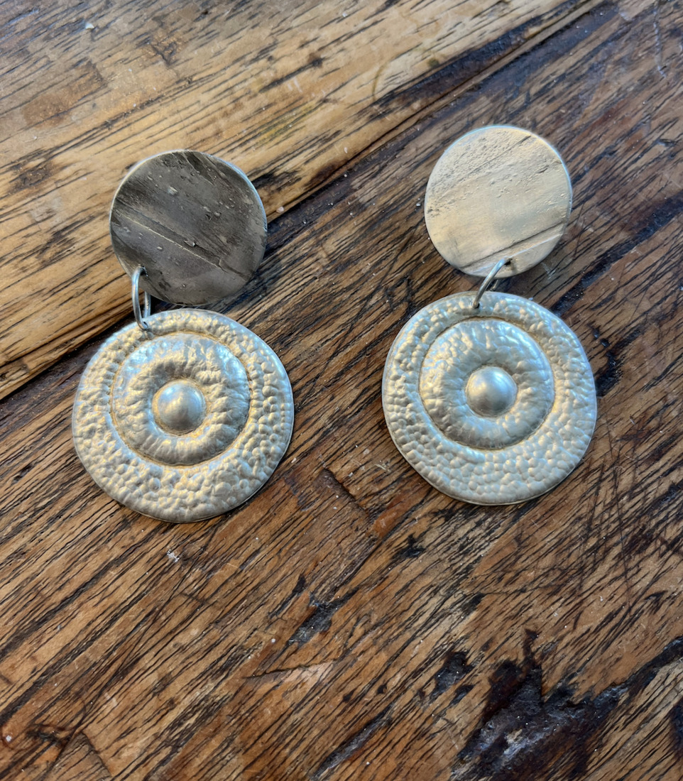 earrings silver chasing technique