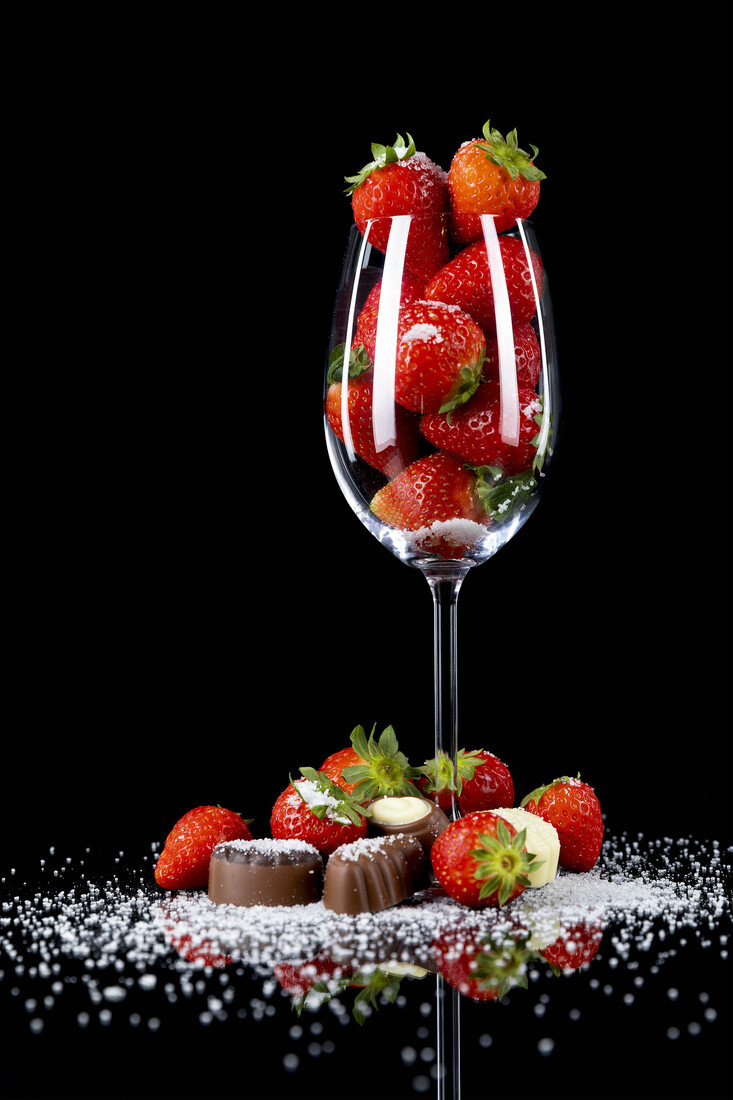 STRAWBERRY CHOCOLATE