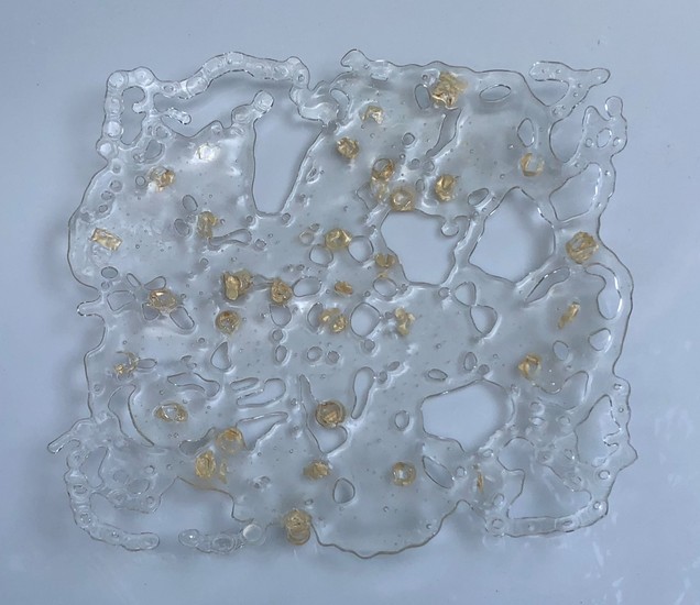 glazen schaal met goudacryl