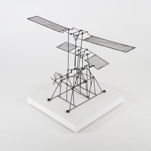 “De kern van mijn artistieke visie ligt in mijn fascinatie voor de delicate balans tussen beweging en stabiliteit die bij geleedpotigen (Arthropoda) te vinden is.
Mijn sculpturen komen voort uit een verkenning van hoe zulke wezens kunnen staan en bewegen op onmogelijk dunne poten.
De voortdurende metamorfose in mijn werk weerspiegelt zowel de natuurlijke progressie van het leven als de oneindige mogelijkheden  van artistieke exploratie”
