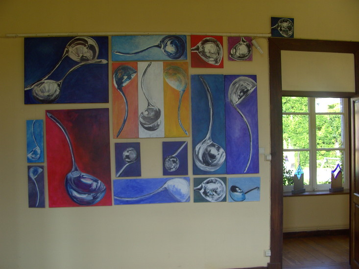 The silent dance of the spoons