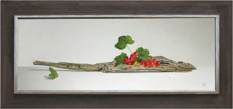 Stilleven met drijfhout en rode bessen