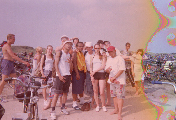aan het strand...kids....vrienden