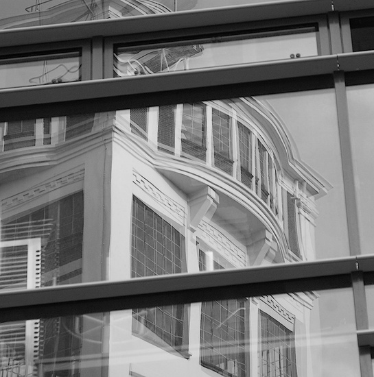 Oud spiegelt in nieuw