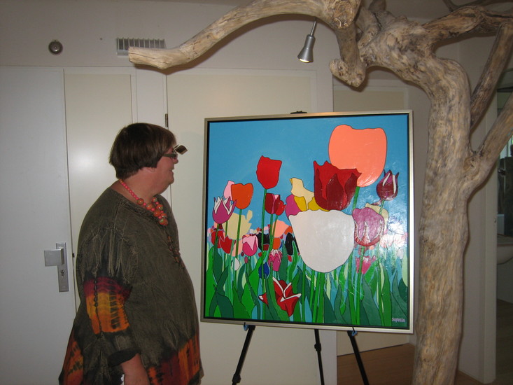 Geinteresseerde bezoekster