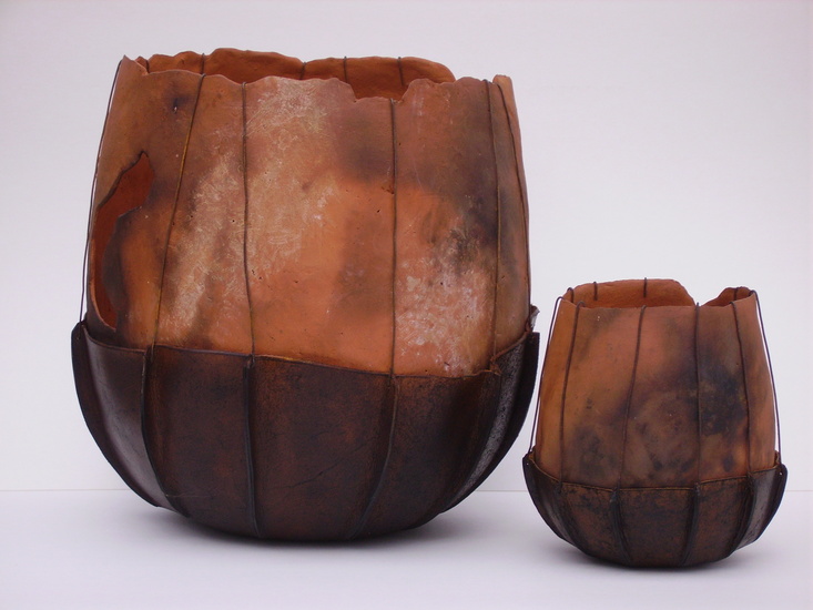 Arend Endendijk - ZT ( Keramiek, leer en draad)