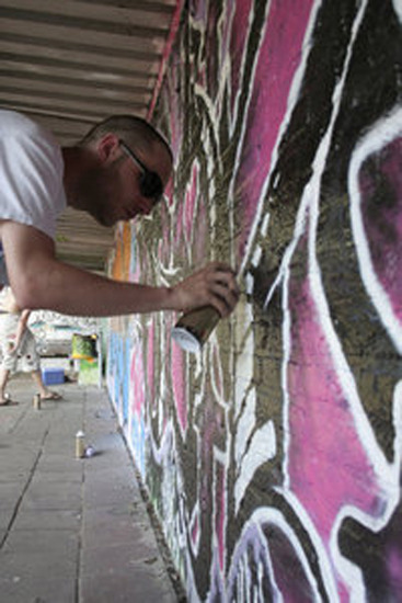 Niels Wachtmeester - Action painting performance