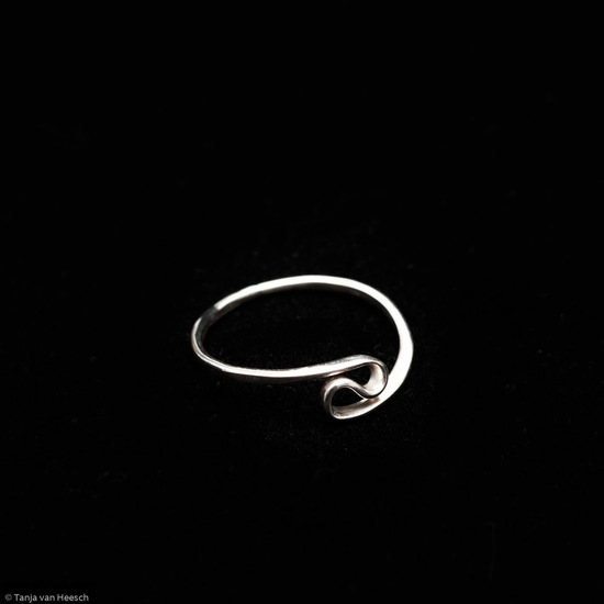 Ring met twist