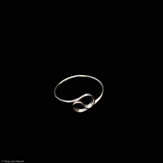 Ring met grotere twist