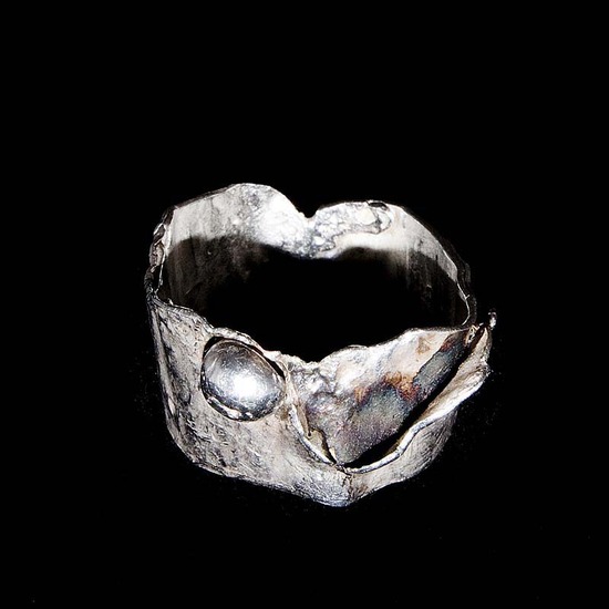 Gesmolten zilveren ring