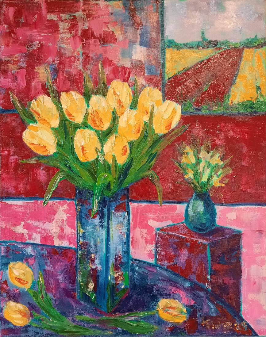 Gele tulpen in vaas