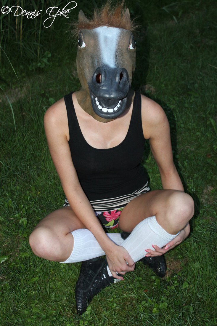 Upskirtwatcher Horsegirl