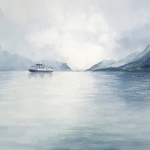 Veerboot in mistig landschap