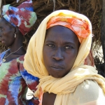 Vrouw op de weekmarkt, Senegal