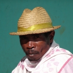 Man op de markt in Madagaskar