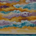Kleurrijke wolken boven zee