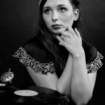 portret 10 Her Lovers Voice