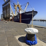 Repairing fishing net