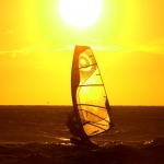 Sunset windsurfen
