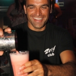 Barman in Laganas Zakynthos Griekenland.