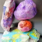 3D object van gestapelde (edel)stenen 