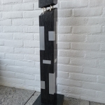 Pilaar van Diabas met Aluminium