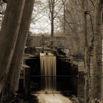 Een waterval op landgoed Staverden
