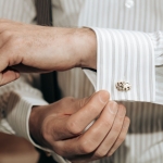 Manchetknopen vastmaken